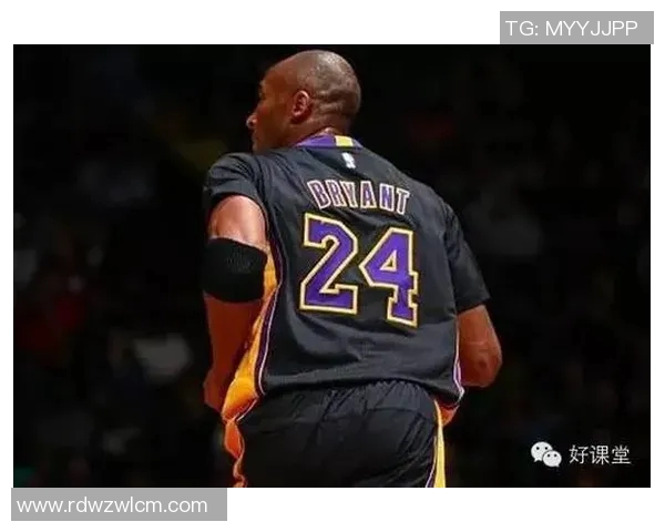 足球球星逆袭成长之路 展现超凡实力与不懈奋斗精神